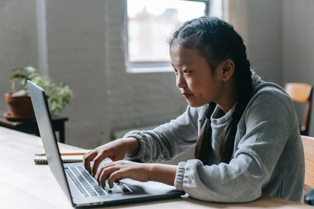 A typing program that adapts to any learning environment